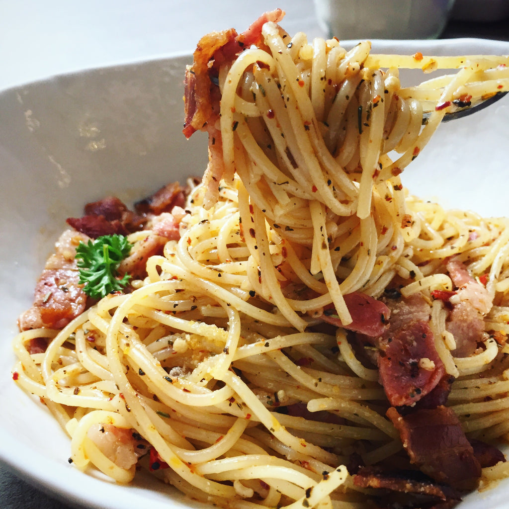 Spaghetti con crema di zucchine e tonno fresco